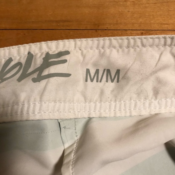 Men’s American Eagle Swim Trunks, Medium - Picture 3 of 3